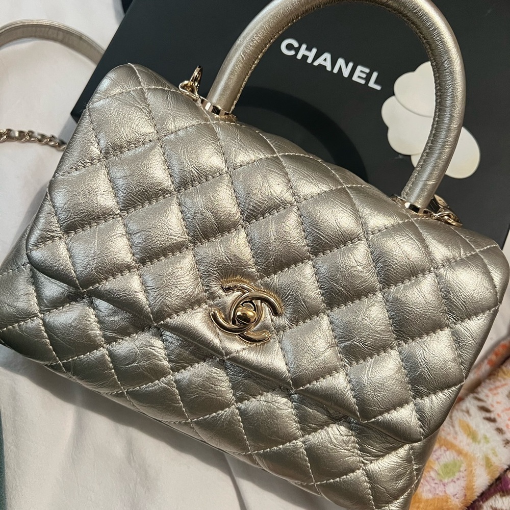 CHANEL Metallic champagne GOLD Mini Bag - Picture 2 of 7